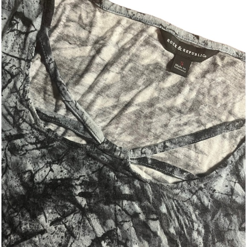 Rock and Republic women’s size small short sleeve shirt